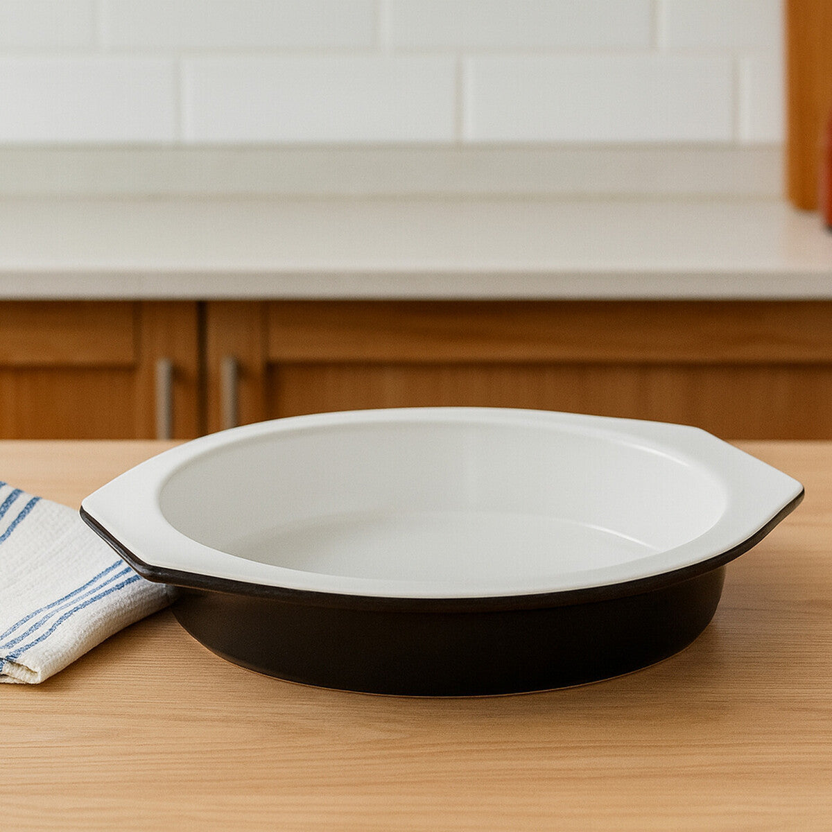 Black Round 27cm Baking Dish with Handles