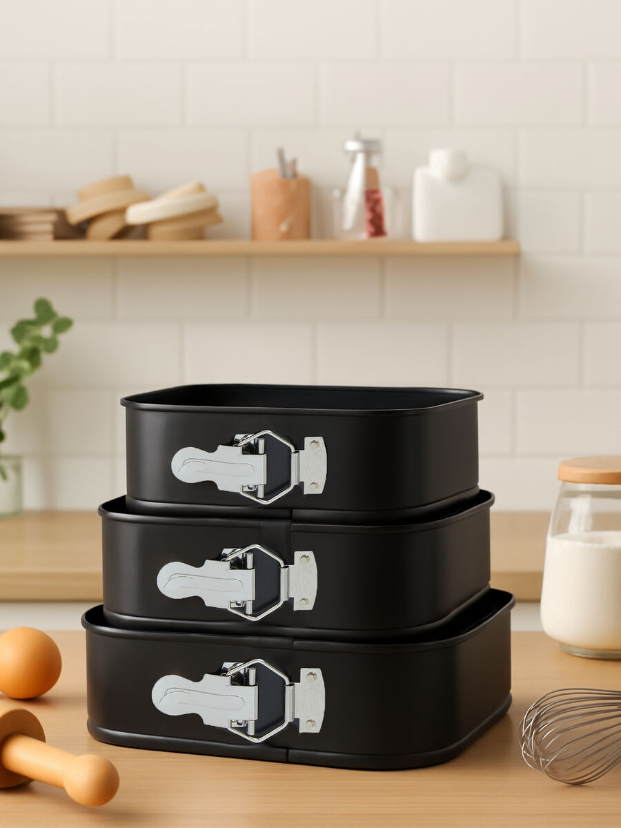 Set Of Three Non-Stick Square Cake Tins