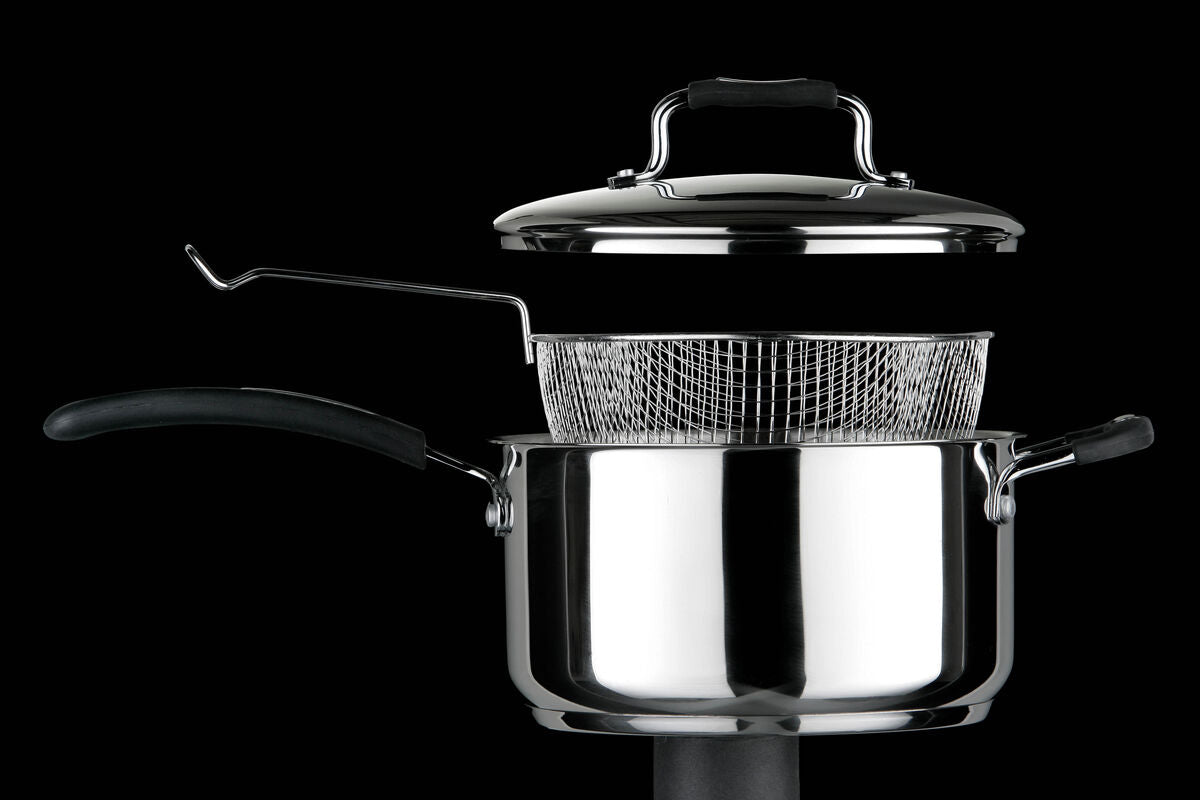22cm Stainless Steel Chip Pan with Glass Lid and Wire Basket
