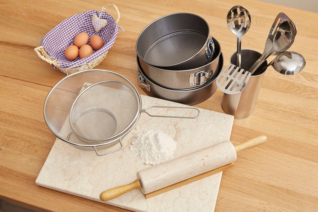 Set of 3 Spring Form Round Cake Tins