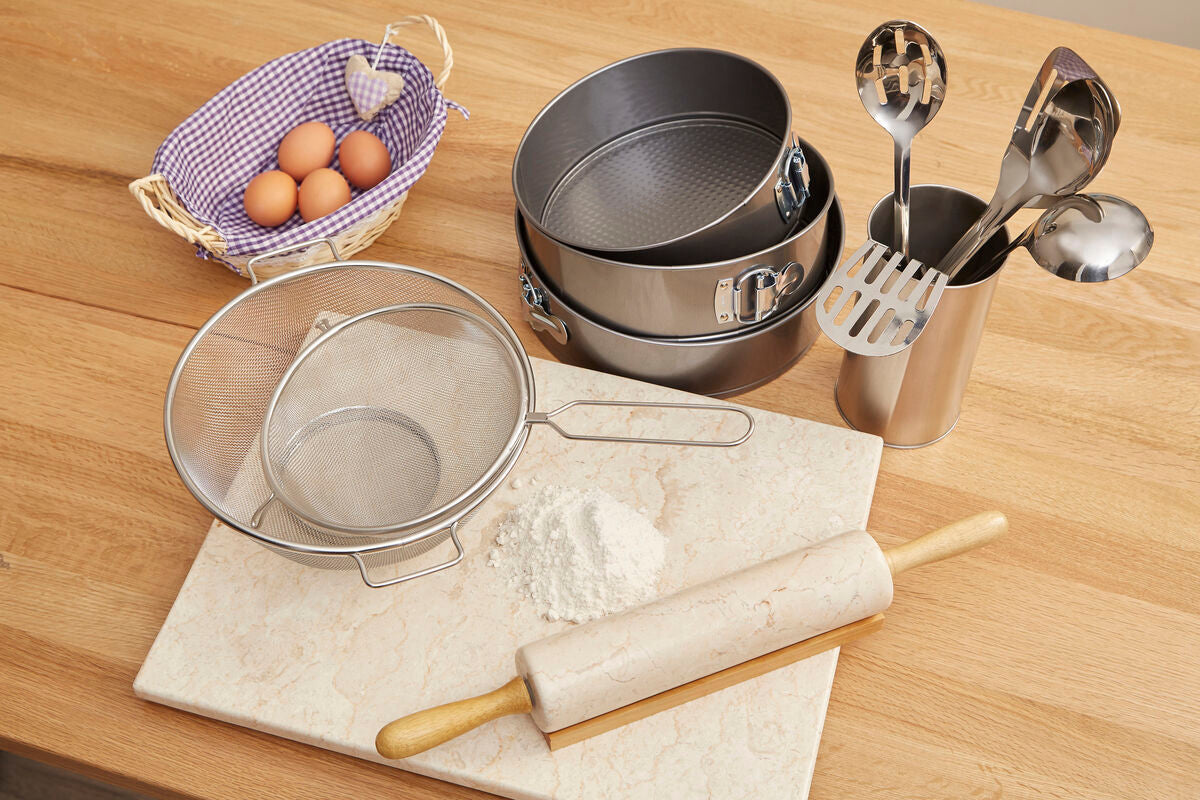 Set of 3 Spring Form Round Cake Tins