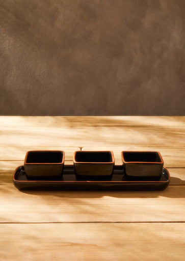 Terracotta Set of 3 Dip Bowls with Tray in Black