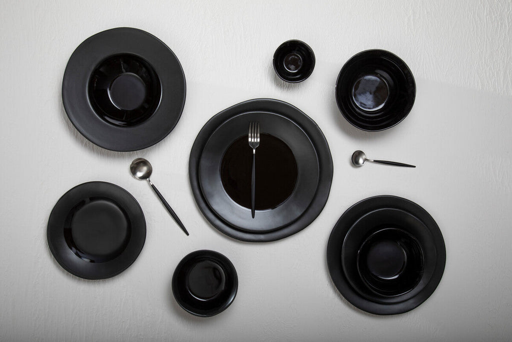 16 Piece Matte  Silver And Black Cutlery Set