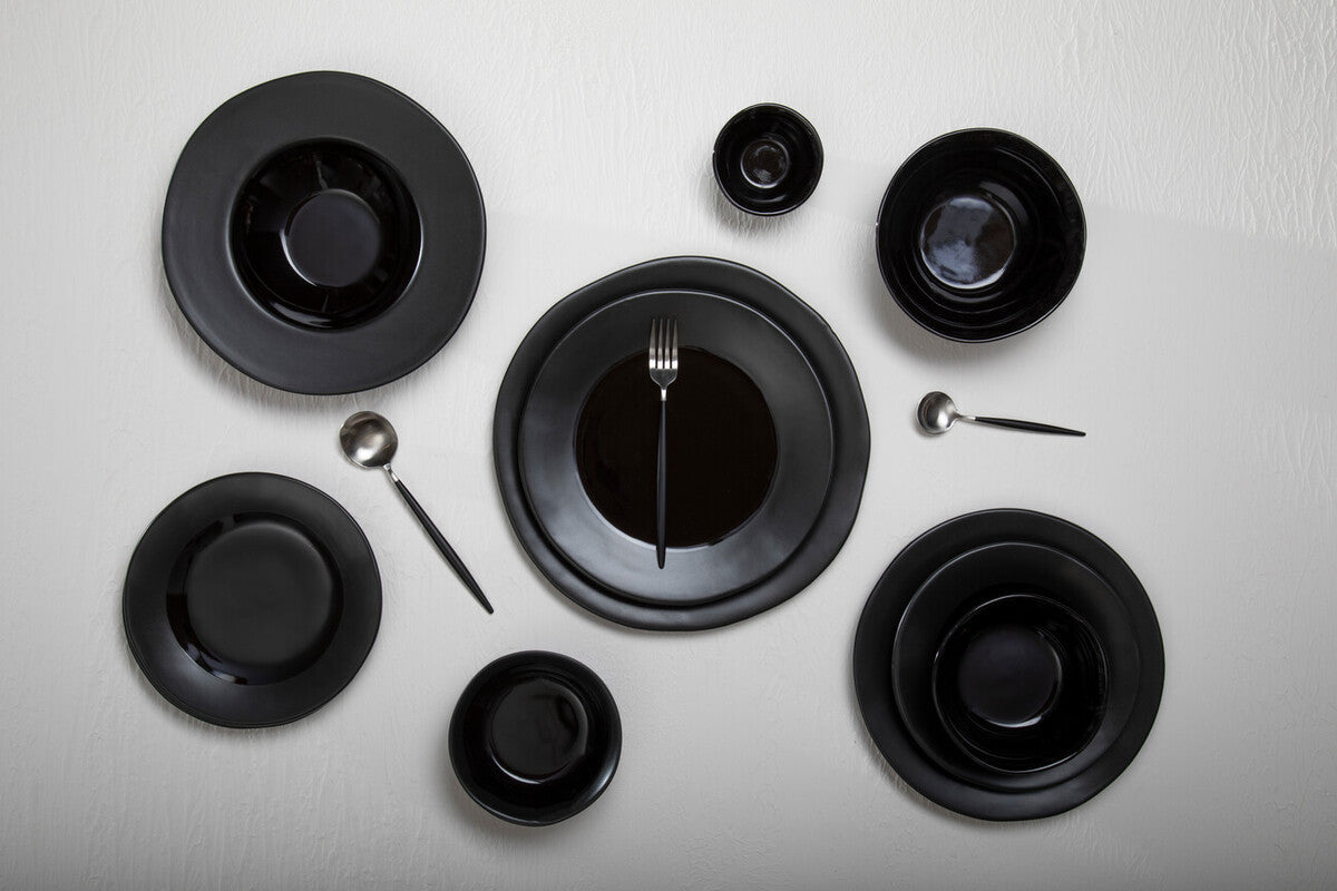 16 Piece Matte  Silver And Black Cutlery Set
