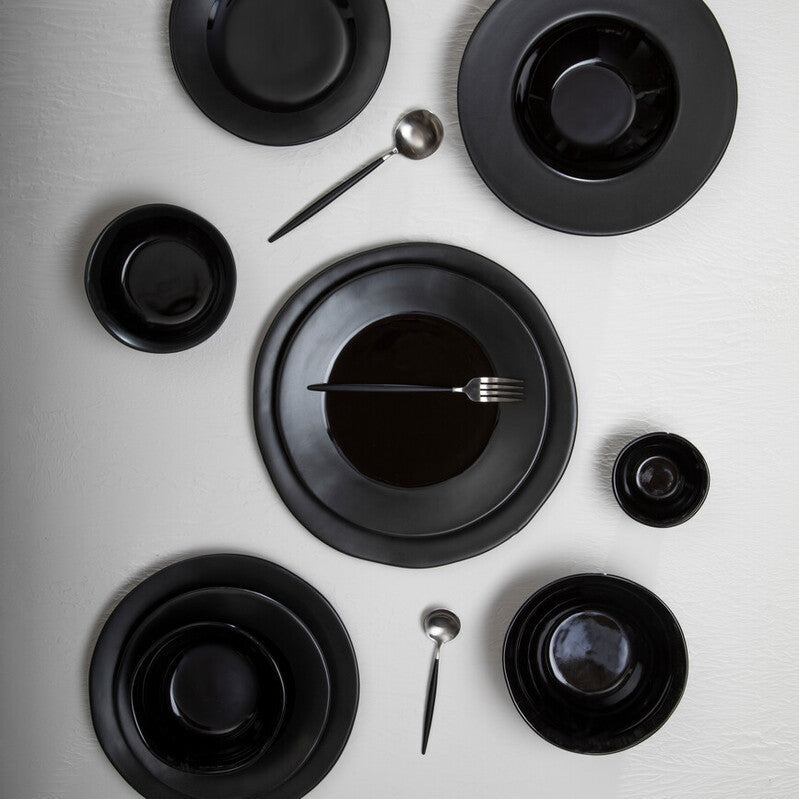 16 Piece Matte  Silver And Black Cutlery Set