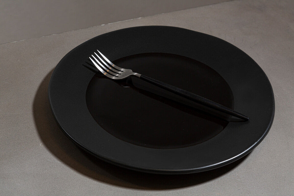 16 Piece Matte  Silver And Black Cutlery Set