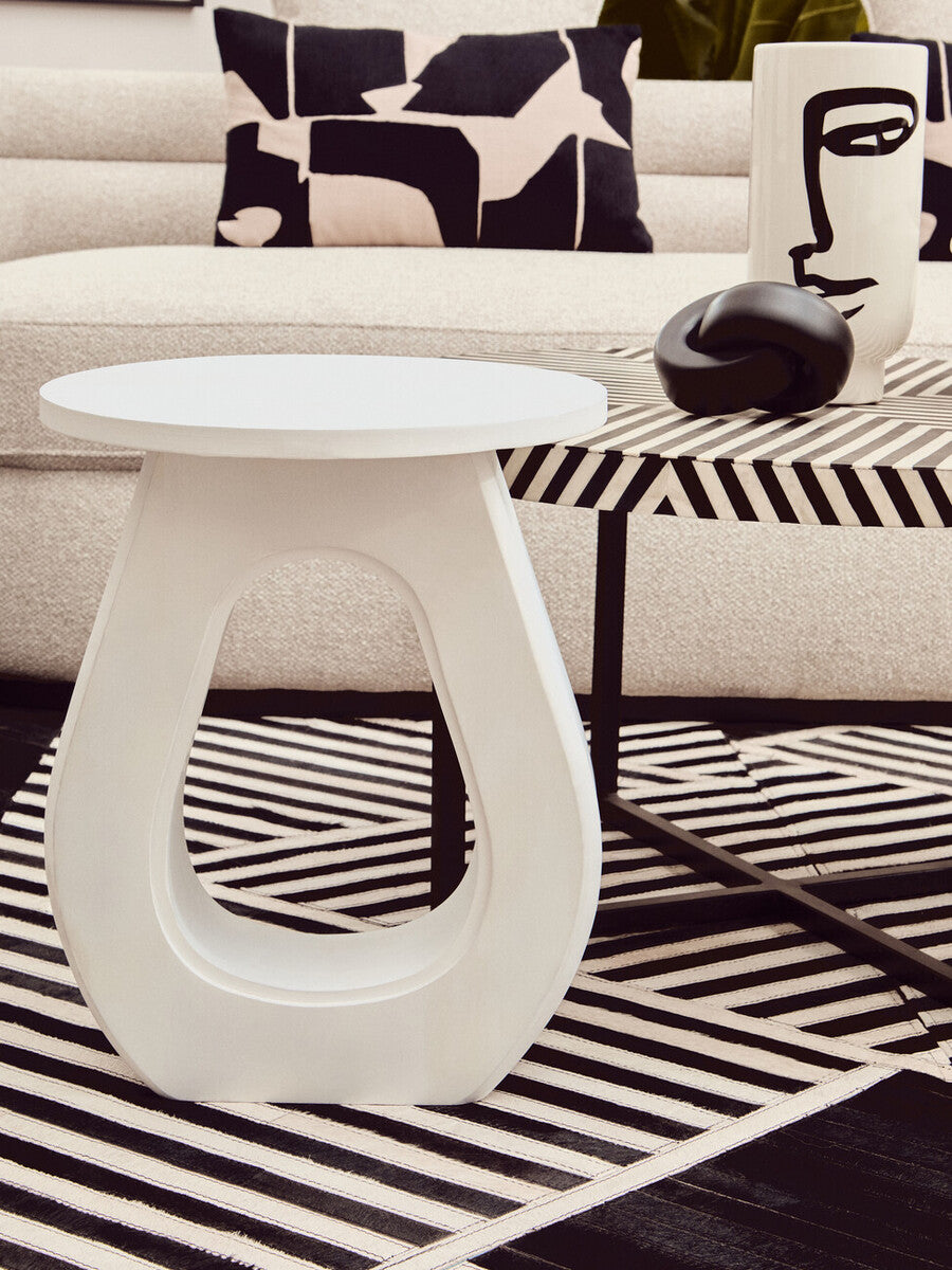 Large Black and White Face Vase