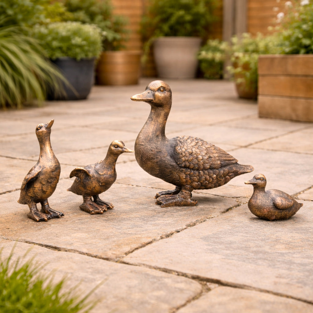 Set of 4 Resin Duck Family Ornaments – Decorative Garden Duck Figurines