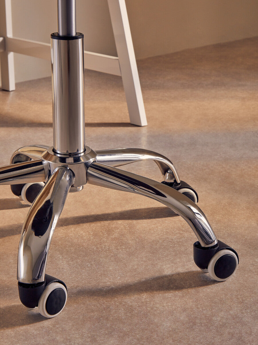Black Home Office Chair with Curved Back
