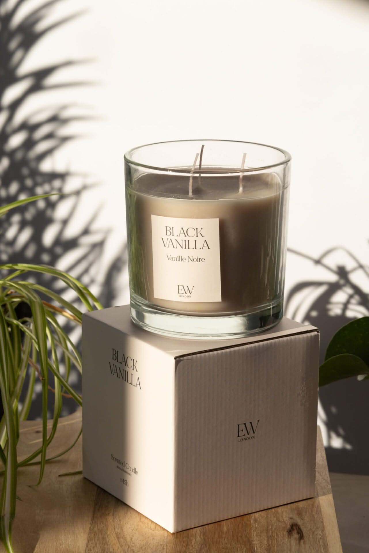 Black Vanilla 3 Wick Soy Wax Candle 45 Hour Burn Time 11 x 12cm