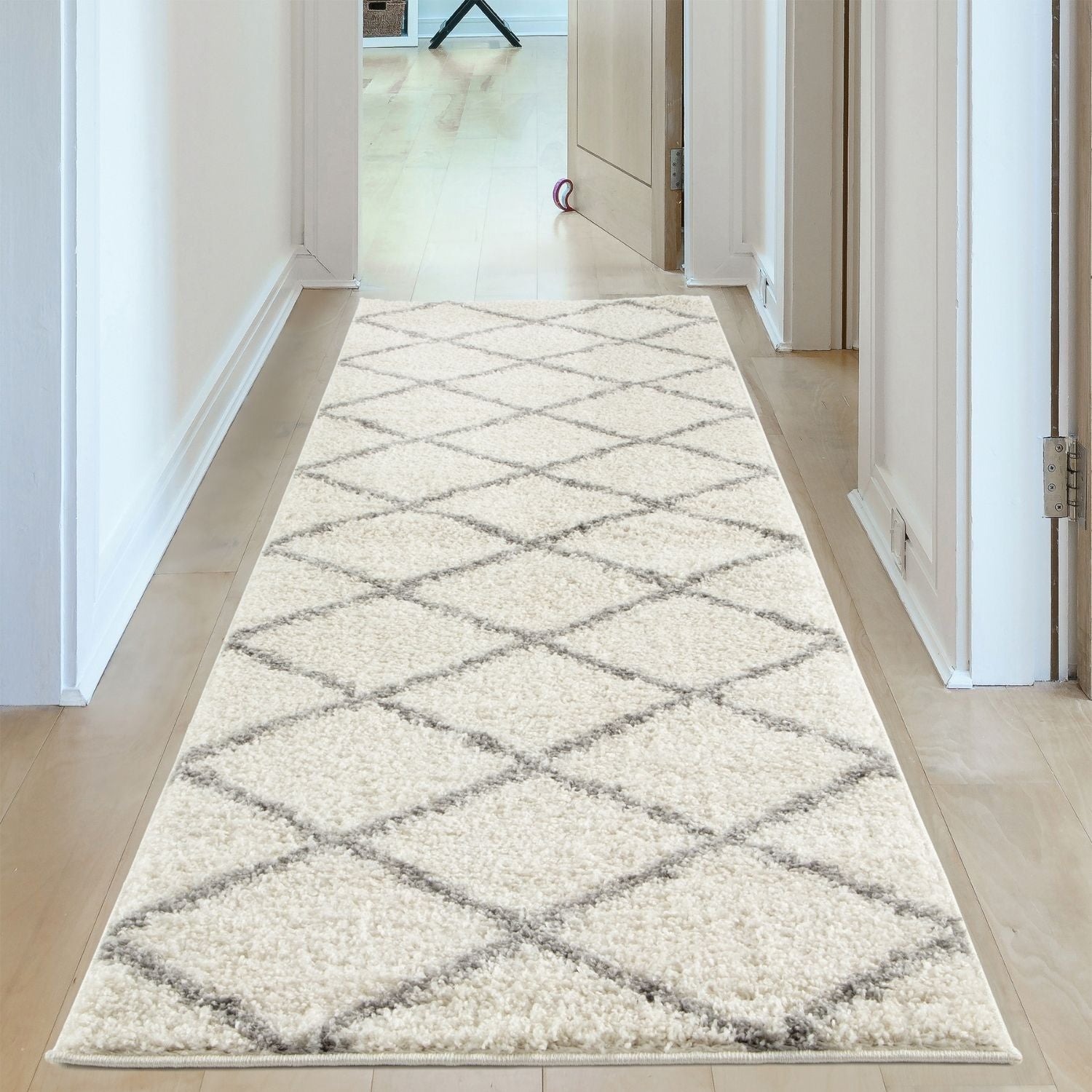 Ivory Trellis Shaggy Rug