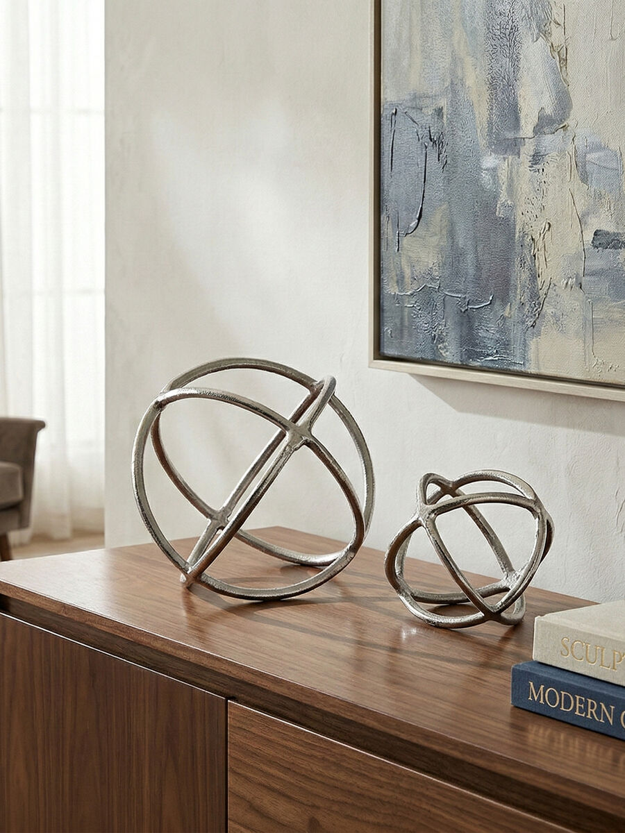 Set of Two Sculptures | Kensington Townhouse