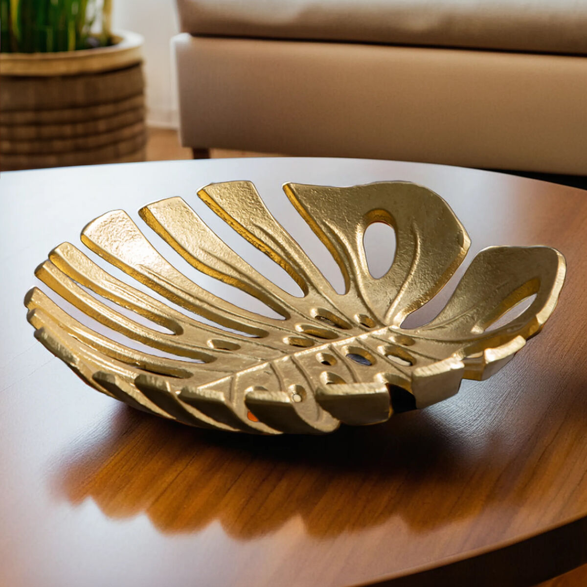 Monstera Small Gold Finish Leaf Dish