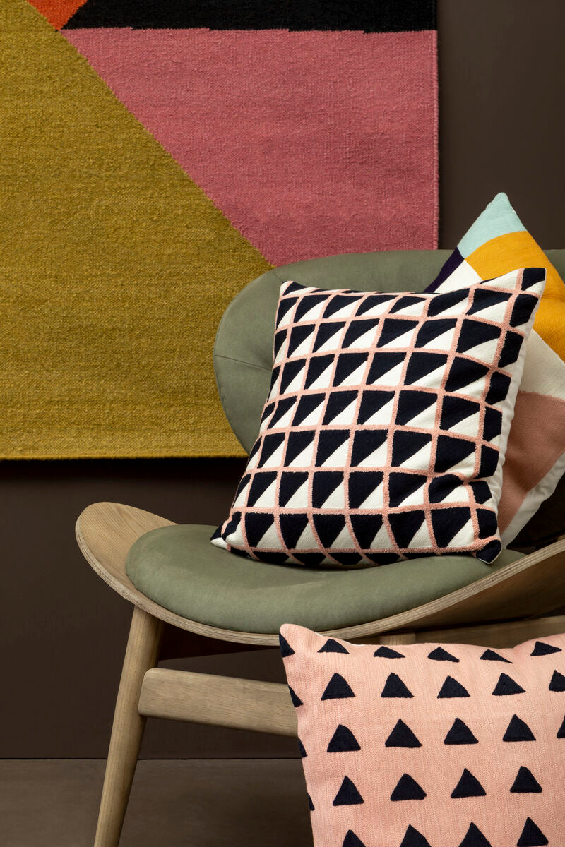 Abstract Cushion