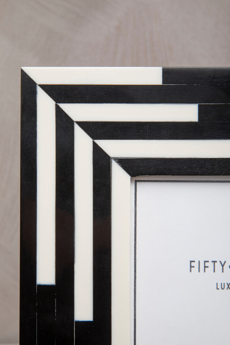 Black and White Stripe Photo Frame 4x6