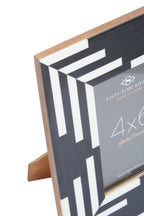 Black and White Stripe Photo Frame 4x6