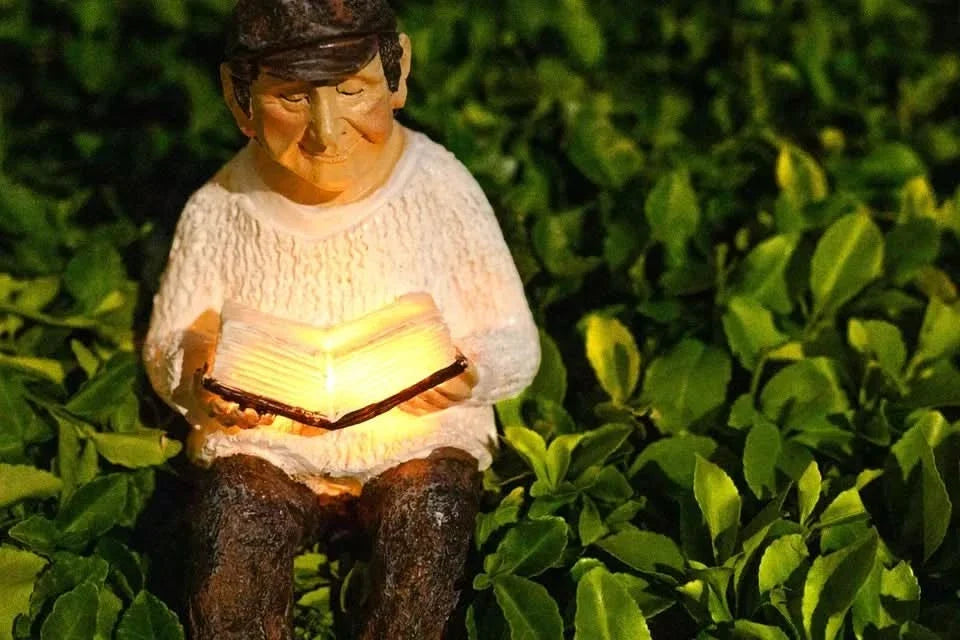 Grandfather Solar Garden Ornament – Light Up Outdoor Garden Statue