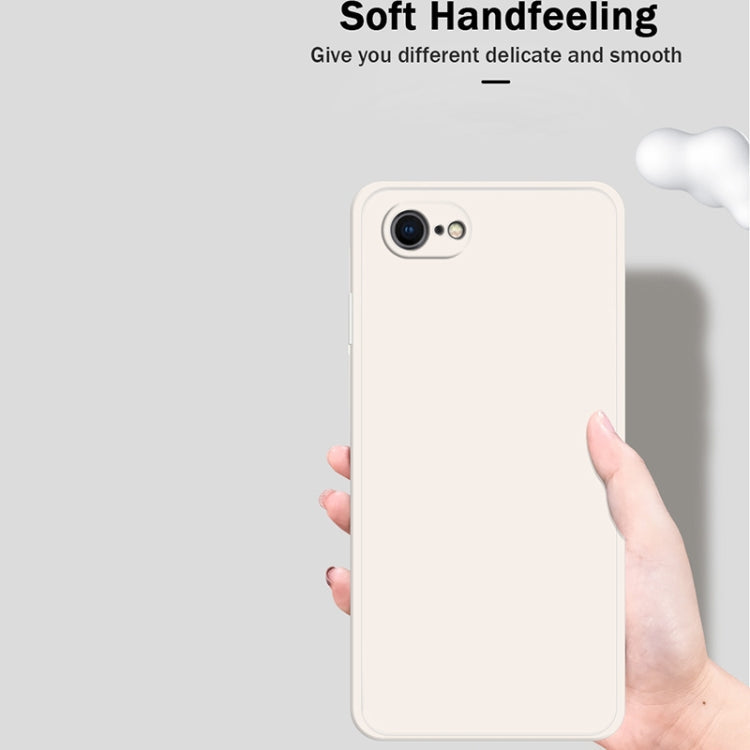 Protective Case – Silicone (iPhone SE 2022)