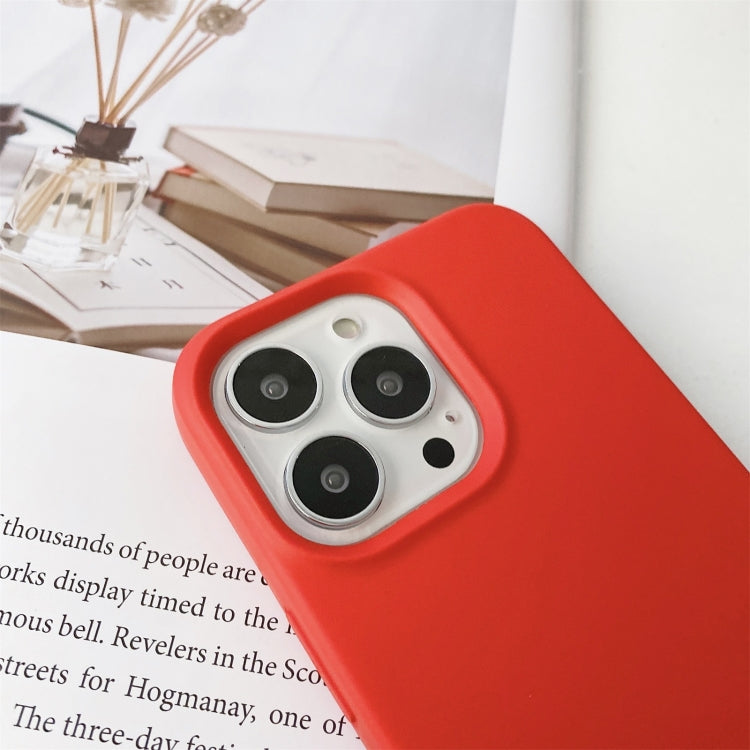 Protective Case – Silicone (iPhone 13)
