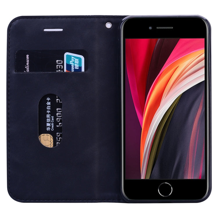Case – Leather, Magnetic (iPhone SE 2022)
