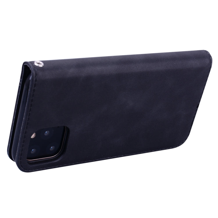 Case – Leather, Magnetic (iPhone 11 Pro Max)
