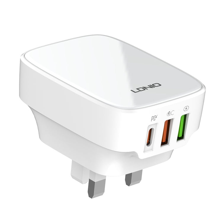 LDNIO Q334 32W Type-C + Dual USB Port Charger with 1m USB-C / Type-C to USB-C / Type-C Data Cable, EU Plug, UK Plug, US Plug – TPU UK Plug White