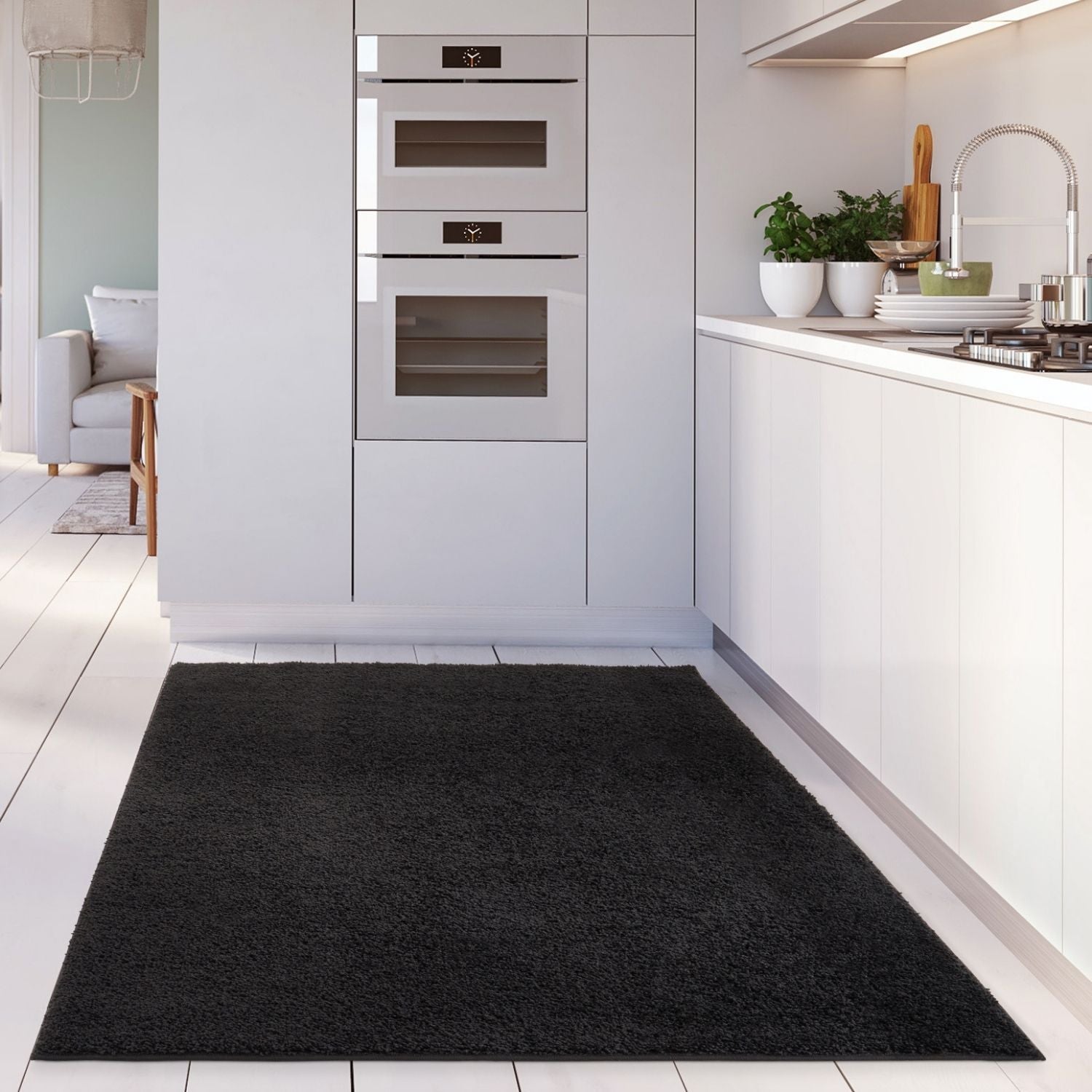 Solid Black Shaggy Rug