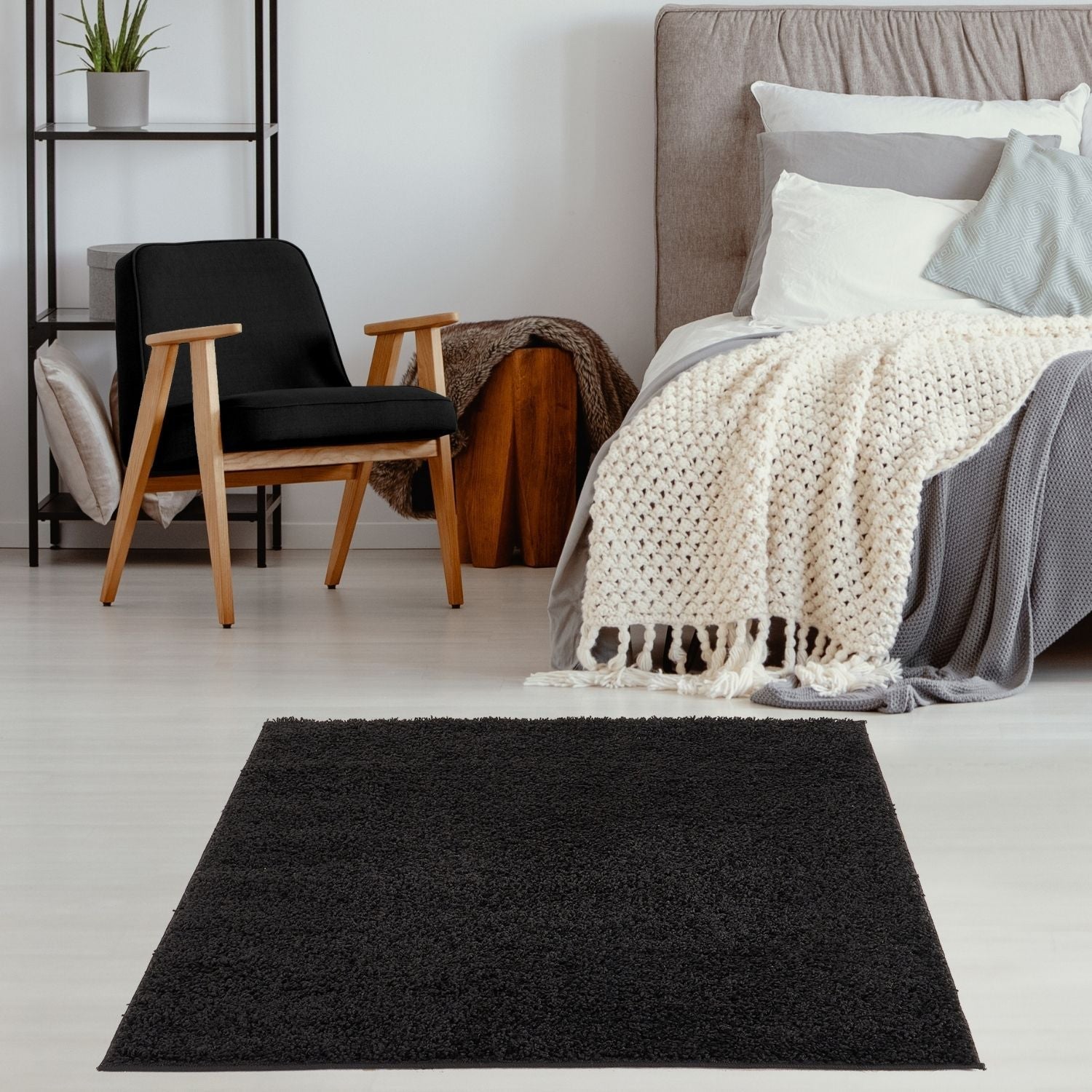 Solid Black Shaggy Rug