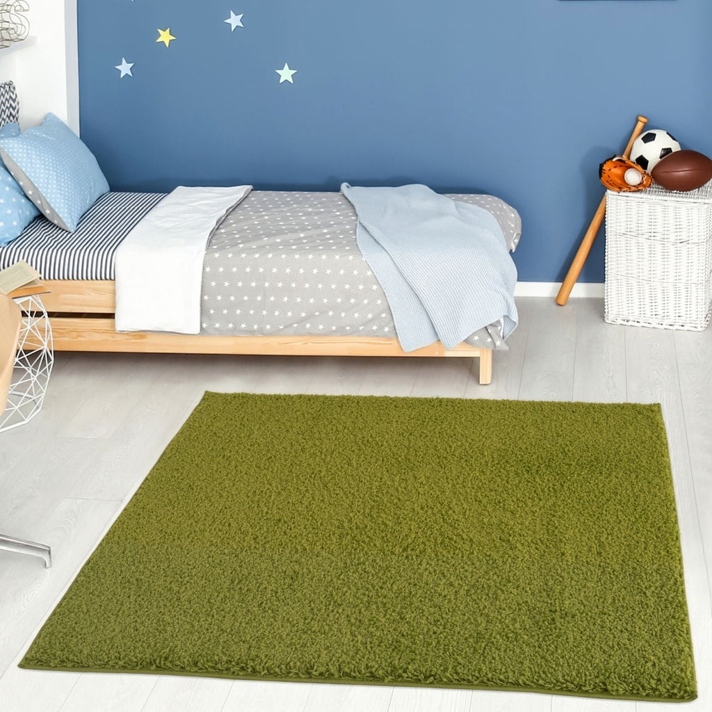 Solid Green Shaggy Rug