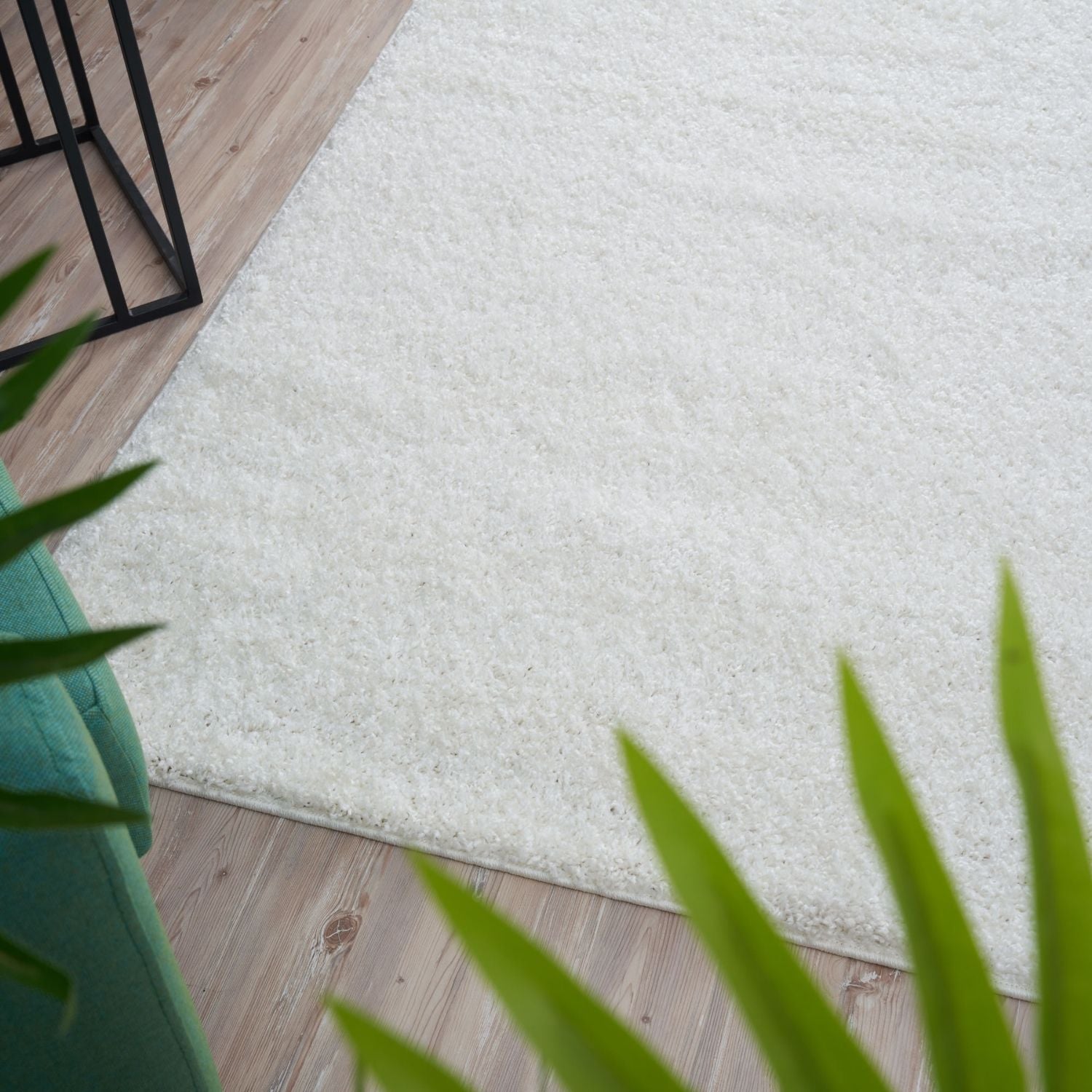 Solid White Shaggy Rug
