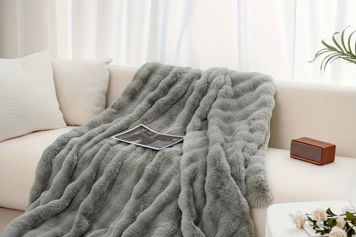 Faux Rabbit Fleece Throw Blanket | Soft & Warm | 100% Polyester GERY UNITED KINGDOM