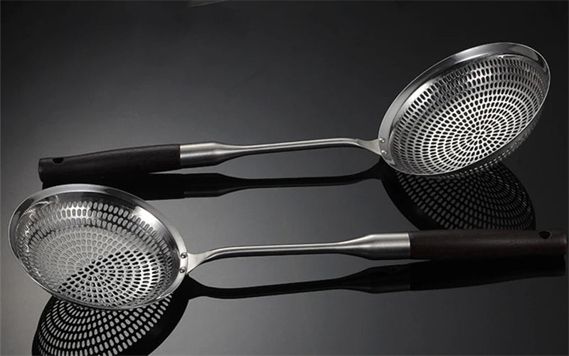 304 Stainless Steel Fine Mesh Kitchen Skimmer Strainer with Non-Slip Anti-Scald Wooden Handle, Great for Deep Frying, Noodles, Dumplings, Pasta & Vegetables, Oil Filtering & Draining, Available in 14cm, 16cm & 19cm Sizes
