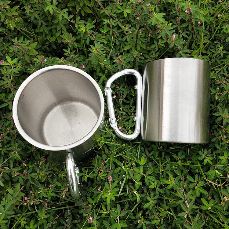 Stainless Steel Double Walled Water Mugs Coffee Cup with Carabiner Handle, Random Color Delivery, Coffee Cup with Carabiner – Durable Build, Easy to Use