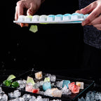 Household Silicone Ice Box With Lid Ice Cube Mold Refrigerator Ice Lattice Quick Freezer Random Color Delivery, 64 Grid, 96 Grid, 128 Grid