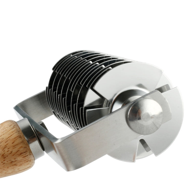 Stainless Steel Wooden Handle Pizza Roller Cutter