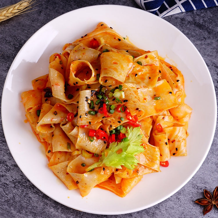 A KUAN Red Oil Noodles Instant Noodles For Breakfast And Late Night Snacks New And Old Package Random Delivery, Spicy