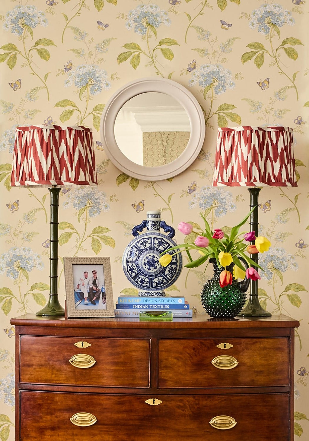 Cara Imperial Medallion Vase