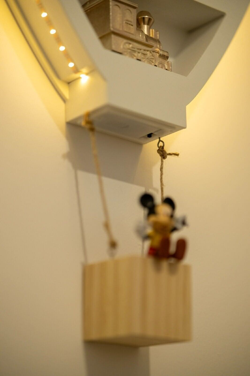 Hot Air Balloon Wall Shelf with LED Lights White MDF 70cm