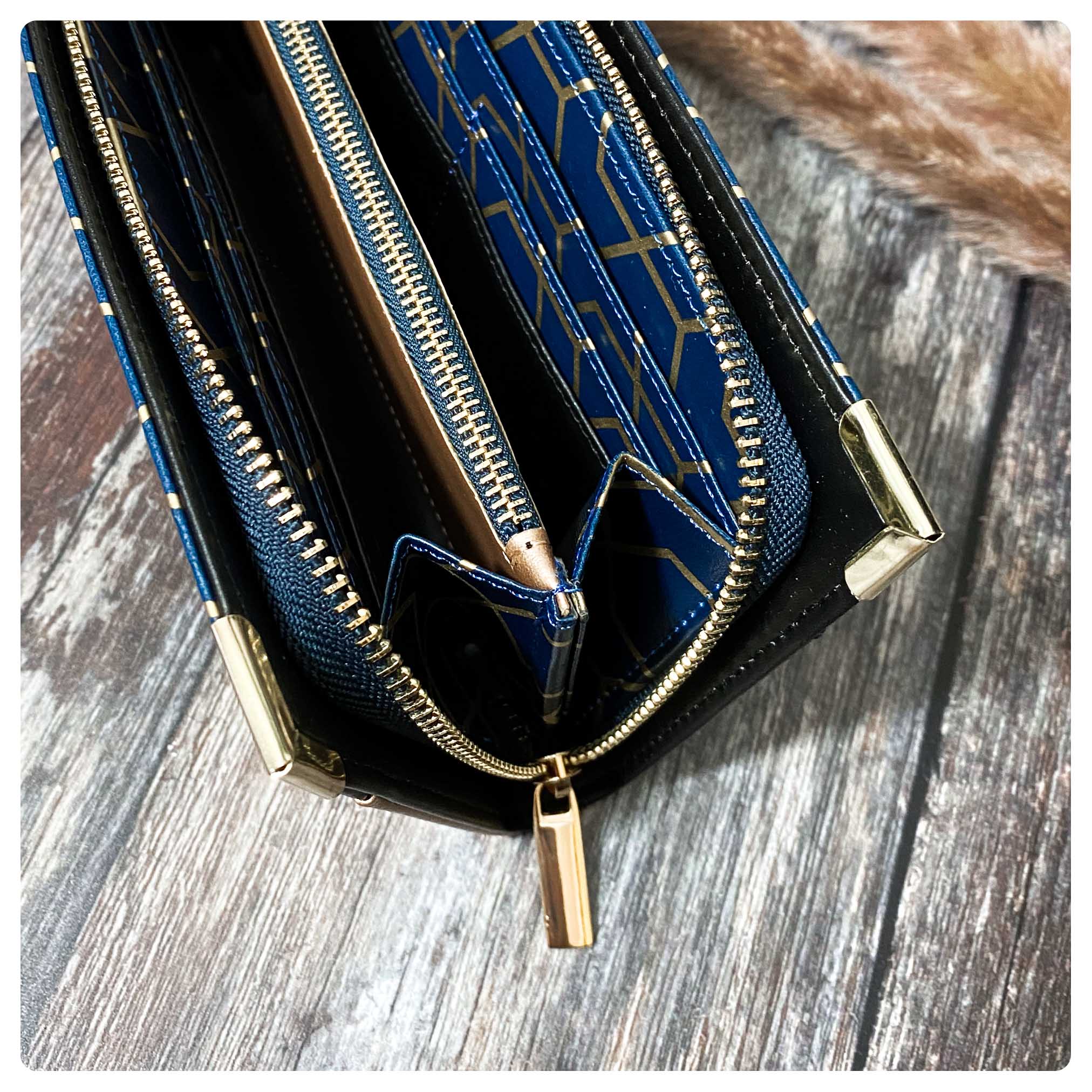 "Club-X" Continental Fab-Purse