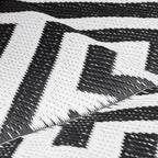 121 x 182 cm (4x6ft) Outdoor Rug Reversible Mat Plastic Straw Rug Portable RV Camping Mat for Garden Deck Picnic Indoor, Black & White