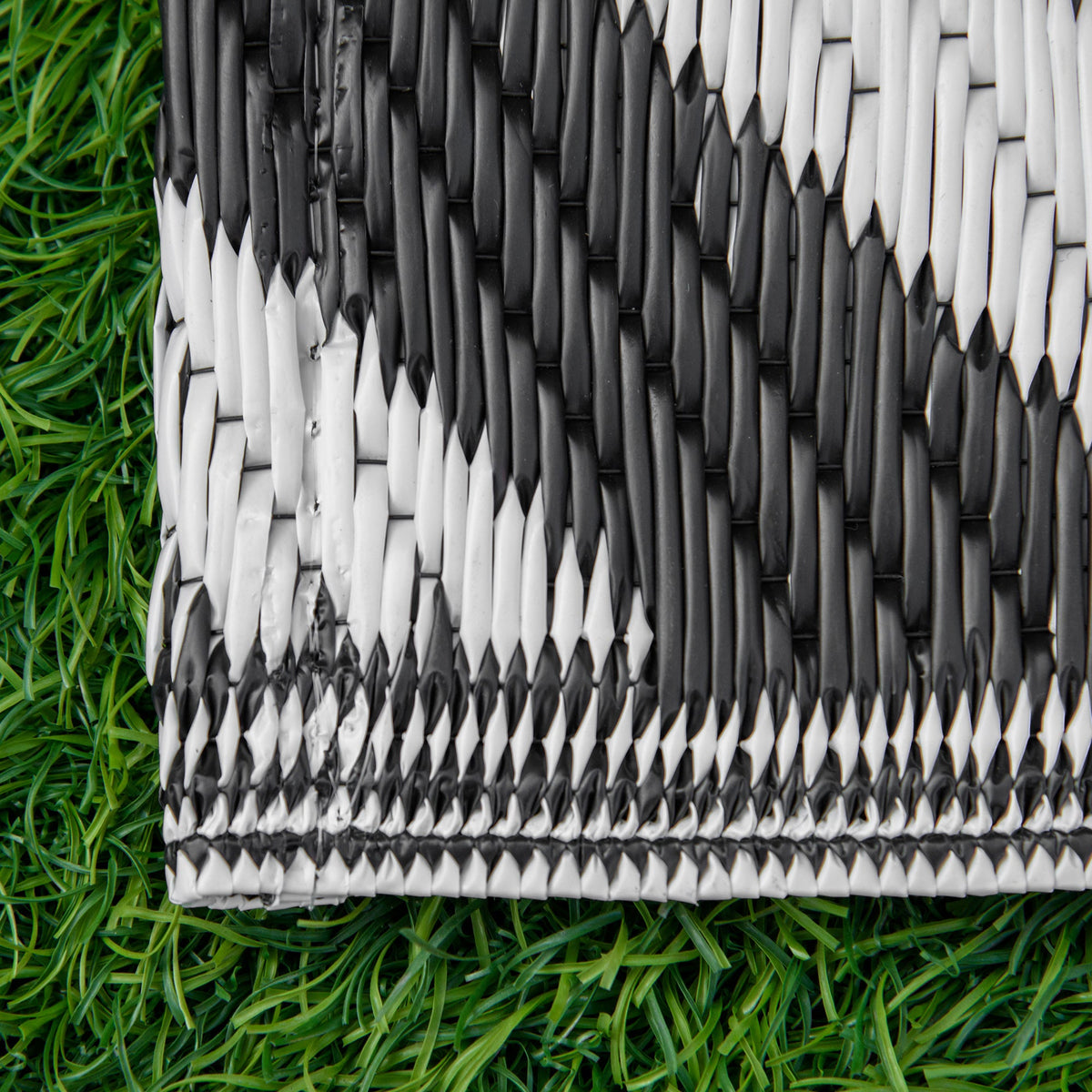 121 x 182 cm (4x6ft) Outdoor Rug Reversible Mat Plastic Straw Rug Portable RV Camping Mat for Garden Deck Picnic Indoor, Black & White
