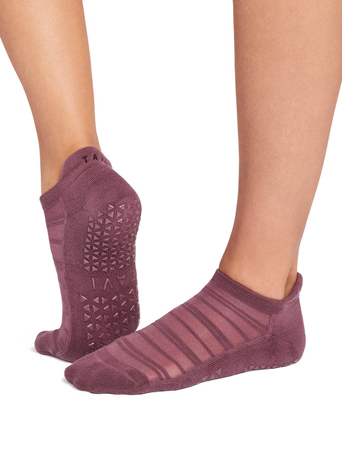 Tavi Savvy Breeze Grip Socks Wine