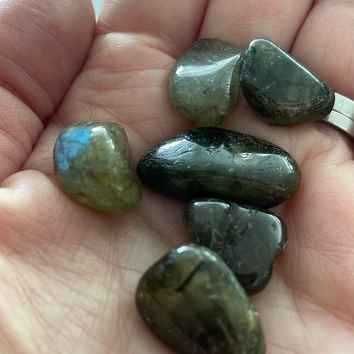 Labradorite Tumblestone Gemstone 1 Piece | Calm Anxiety & Stress