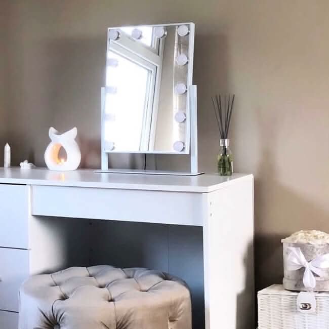 Vanity Face Mirror White 47x37cm