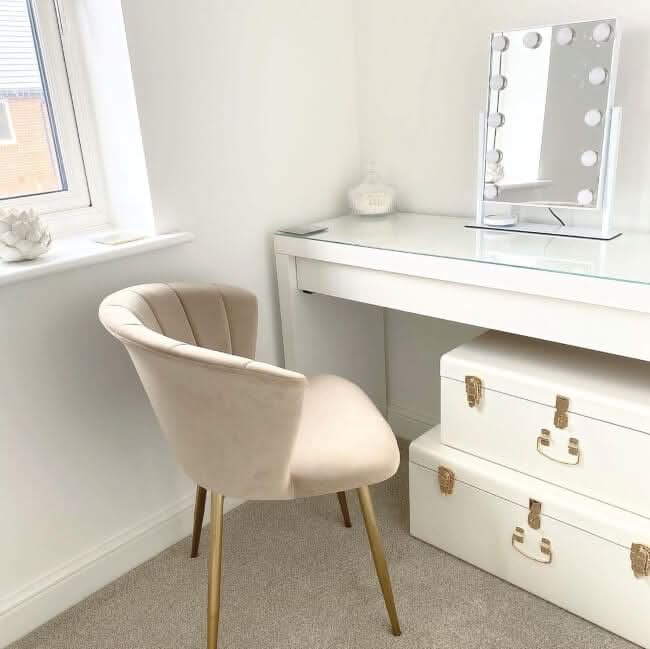 Vanity Face Mirror White 47x37cm
