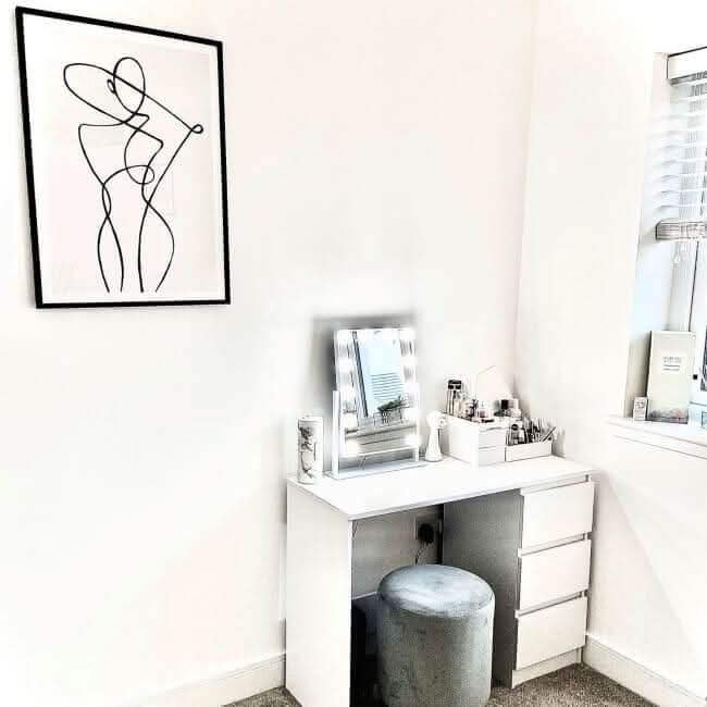 Vanity Face Mirror White 47x37cm