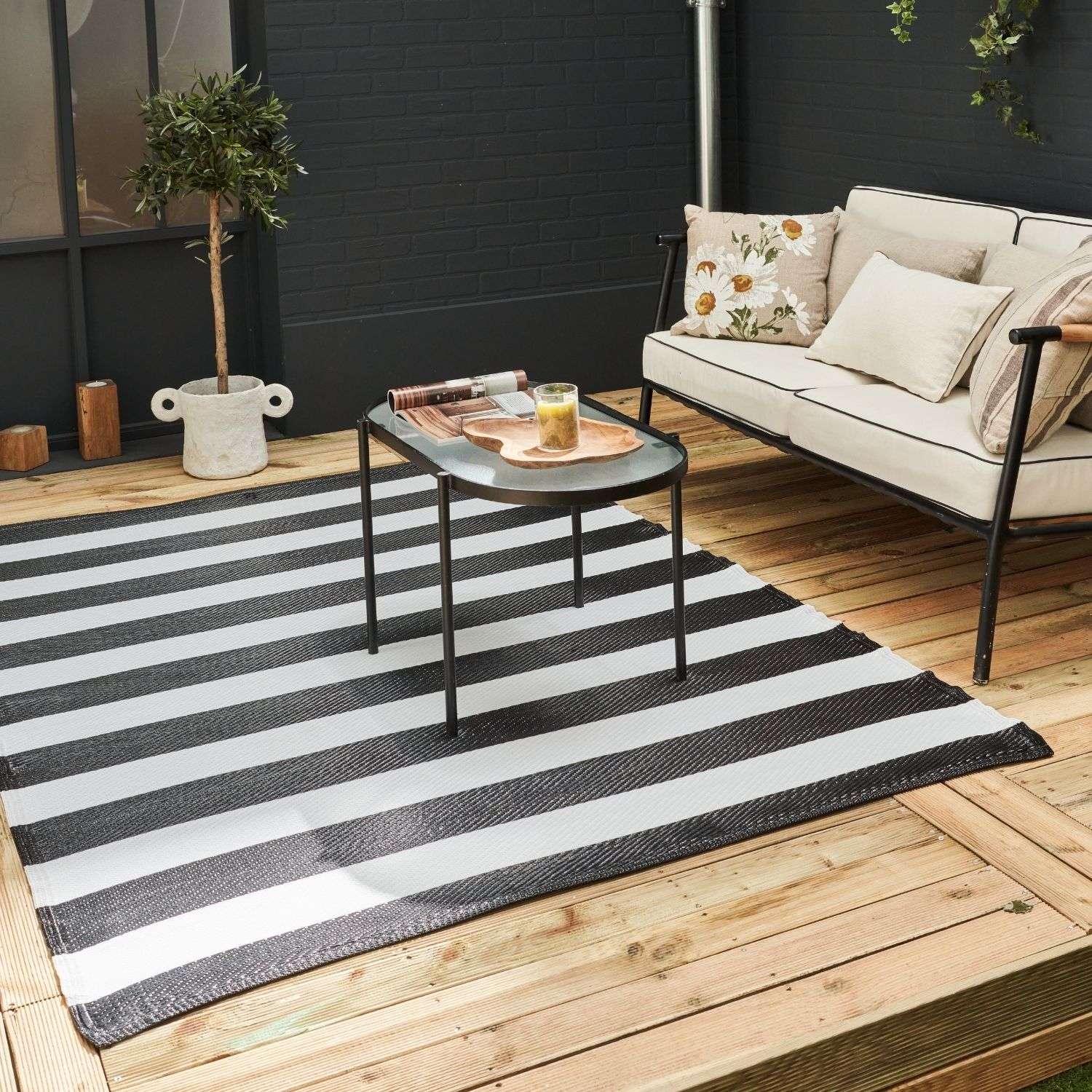 Rainbow Outdoor Rug Black & White