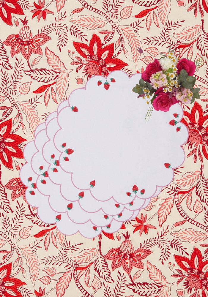 Strawberry Round Scalloped Placemats - Set of 4