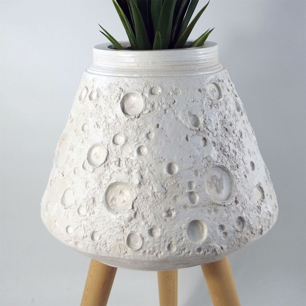 62cm x 40cm Large Lunar White Planter in White