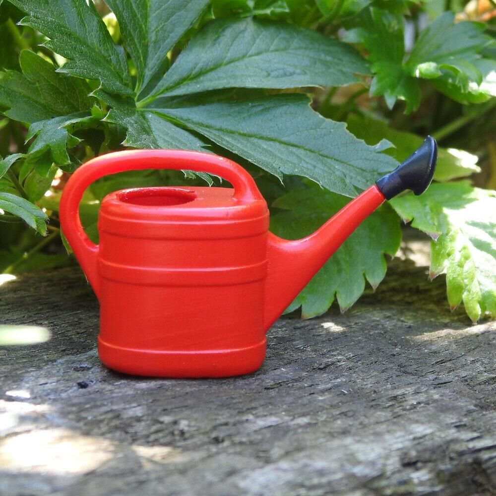 Whitefurze G28WC 6L Watering Can - Red - Multipurpose, Modern Design, Easy to Pour - Gardening Tool
